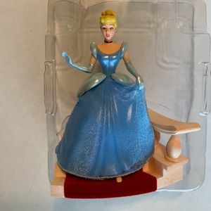 Hallmarks keepsake,The glass slipper, Disney ornament 2007 Cinderella